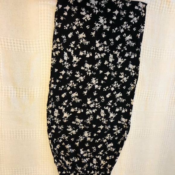 Beautiful Summer Skirt! - Picture 5 of 11